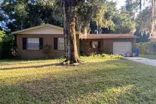 301 Hickory Ln, Seffner, FL 33584 - Photo 1