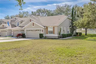 656 Spring Lake Cir, Tarpon Springs, FL 34688 - Photo 1