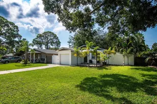 1770 New Hampshire Ave NE, Saint Petersburg, FL 33703 - Photo 1