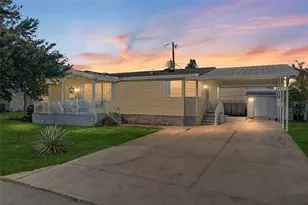 917 50th Ave Terrace W, Bradenton, FL 34207 - Photo 1