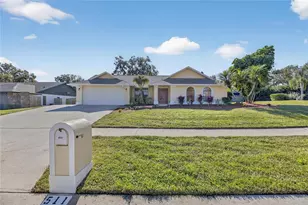 511 Sportsman Park Dr, Seffner, FL 33584 - Photo 1