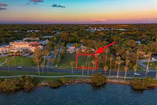 435 Edgewater Dr, Dunedin, FL 34698 - Photo 1