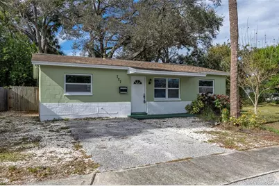 727 14th Street S, Saint Petersburg, FL 33705 - Photo 1