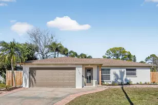 1735 Connecticut Ave NE, Saint Petersburg, FL 33703 - Photo 1