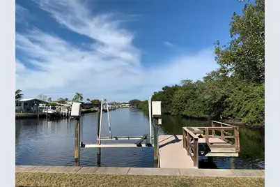 383 Mount Richmond Avenue NE #339, Saint Petersburg, FL 33702 - Photo 1