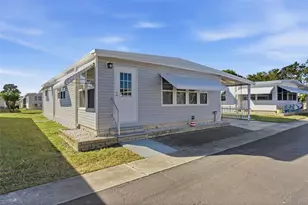 226 Royal Palm Cir, Largo, FL 33778 - Photo 1