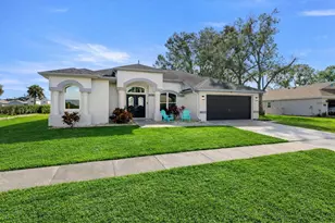6140 Silver Oaks Dr, Zephyrhills, FL 33542 - Photo 1