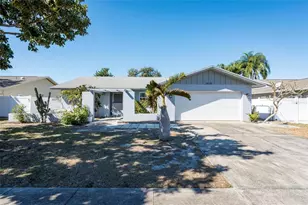 2456 Timbercrest Cir W, Clearwater, FL 33763 - Photo 1