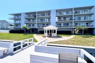 719 Pinellas Bayway S, Tierra Verde, FL 33715 - Photo 1