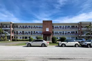 955 51st St N, Saint Petersburg, FL 33710 - Photo 1