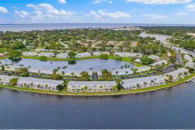 213 Seahorse Drive SE #B(Furnished), Saint Petersburg, FL 33705 - Photo 1