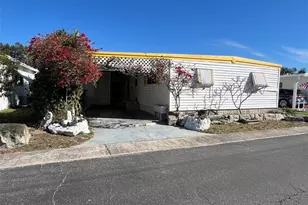 61 Thatch Palm St W, Largo, FL 33770 - Photo 1