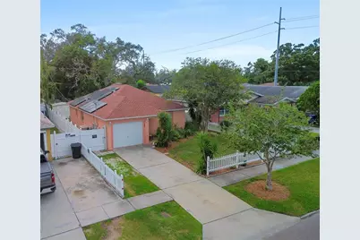 1125 40th Street S, Saint Petersburg, FL 33711 - Photo 1