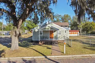 14232 17th St, Dade City, FL 33523 - Photo 1