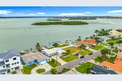533 Johns Pass Avenue, Madeira Beach, FL 33708 - Photo 1