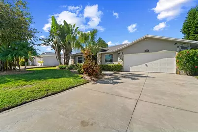 5804 Tampa Shores Boulevard, Tampa, FL 33615 - Photo 1
