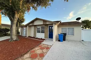 10204 Bellhurst Ct, Tampa, FL 33615 - Photo 1