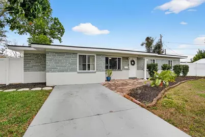 5600 32nd Avenue N, Saint Petersburg, FL 33710 - Photo 1