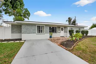 5600 32nd Ave N, Saint Petersburg, FL 33710 - Photo 1