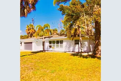 1649 N Dakota Avenue NE, Saint Petersburg, FL 33703 - Photo 1