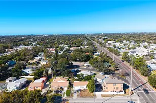 119 37th St S, Saint Petersburg, FL 33711 - Photo 1