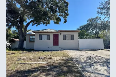 9805 N 46th Street, Tampa, FL 33617 - Photo 1