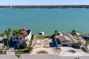 11285 9th St E, Treasure Island, FL 33706 - Photo 1