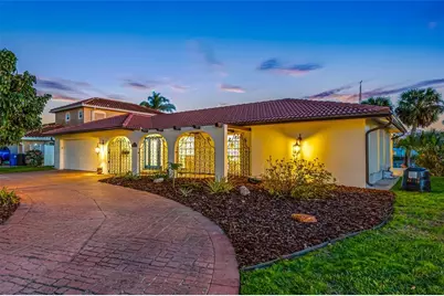 4372 46th Avenue S, Saint Petersburg, FL 33711 - Photo 1