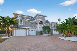 8880 Commodore Dr, Seminole, FL 33776 - Photo 1
