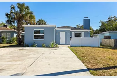 656 59th Street S, Saint Petersburg, FL 33707 - Photo 1