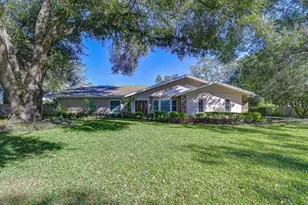 610 Chancellar Dr, Lutz, FL 33548 - Photo 1