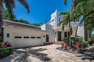 1710 Brightwaters Blvd NE, Saint Petersburg, FL 33704 - Photo 1