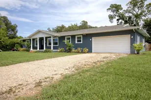 555 54th St N, Saint Petersburg, FL 33710 - Photo 1