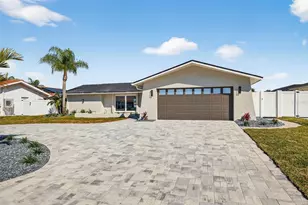 4426 43rd St S, Saint Petersburg, FL 33711 - Photo 1