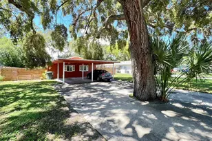 559 Laura Ln, Dunedin, FL 34698 - Photo 1