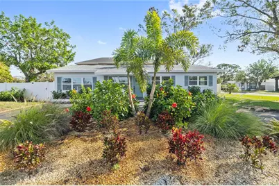 540 32nd Street S, Saint Petersburg, FL 33712 - Photo 1