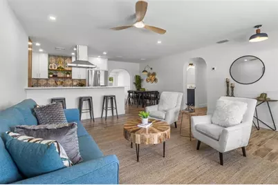 3621 Searobin Drive SE, Saint Petersburg, FL 33705 - Photo 1