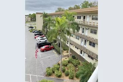 5725 80th Street N #408, Saint Petersburg, FL 33709 - Photo 1
