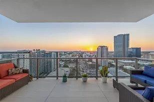 301 1st St S, Saint Petersburg, FL 33701 - Photo 1