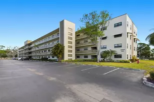 6070 80th St N, Saint Petersburg, FL 33709 - Photo 1