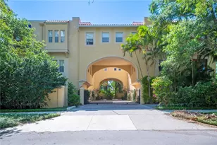 3010 W Stovall St, Tampa, FL 33629 - Photo 1