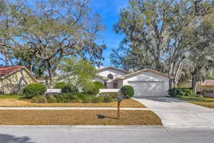 1011 Meadowcrest Dr, Valrico, FL 33594 - Photo 1