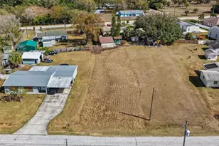 910 Lytle St SW, Ruskin, FL 33570 - Photo 1