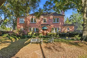 100 72nd St S, Saint Petersburg, FL 33707 - Photo 1