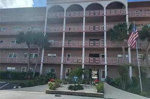 5521 80th St N, Saint Petersburg, FL 33709 - Photo 1