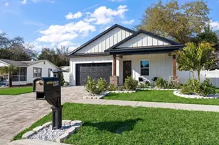 448 Orangewood Dr, Dunedin, FL 34698 - Photo 1