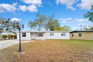 215 36th St SE, Largo, FL 33771 - Photo 1