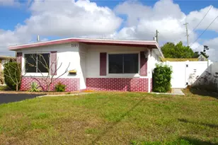 5801 Emerson Ave S, Saint Petersburg, FL 33707 - Photo 1