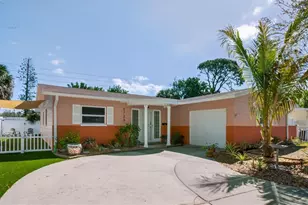5723 1st St NE, Saint Petersburg, FL 33703 - Photo 1