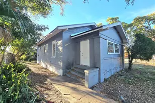 2001 11th St S, Saint Petersburg, FL 33705 - Photo 1